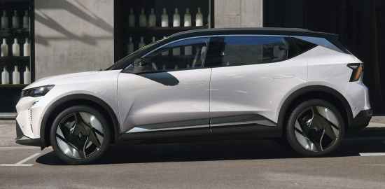 Renault Scénic 2023, il ritorno al futuro della prima vera monovolume